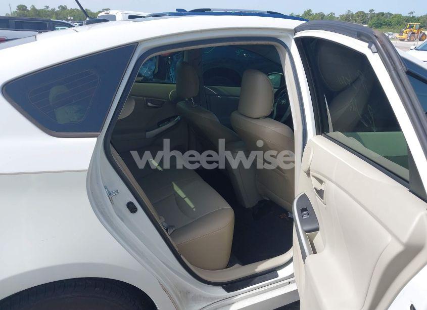 Photo 8 of 2014 Toyota Prius FOUR (VIN JTDKN3DU4E1749488)