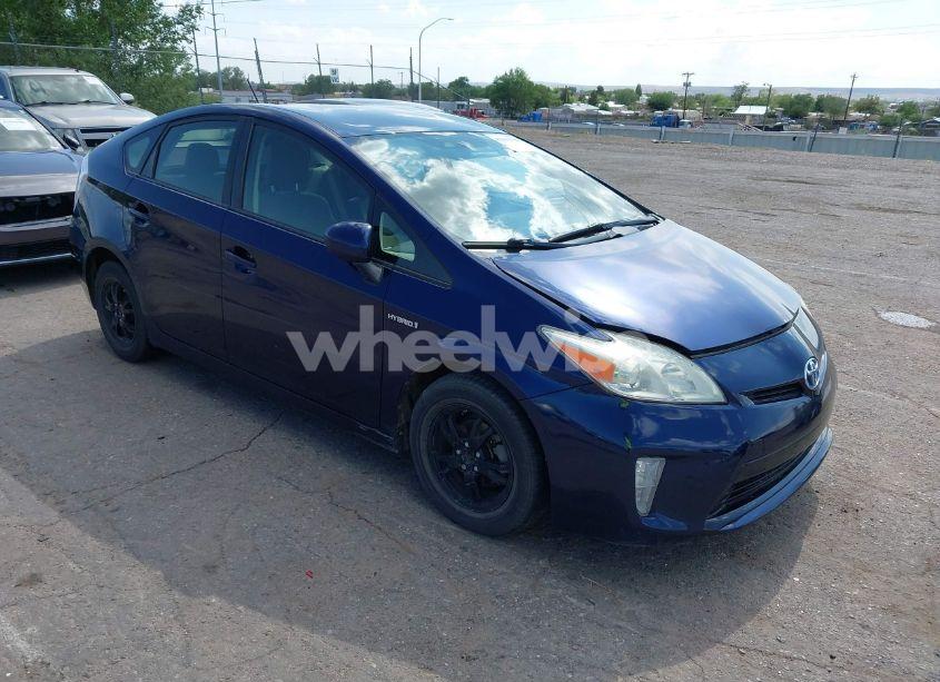 2014 Toyota Prius TWO (VIN JTDKN3DU4E1771927) main photo