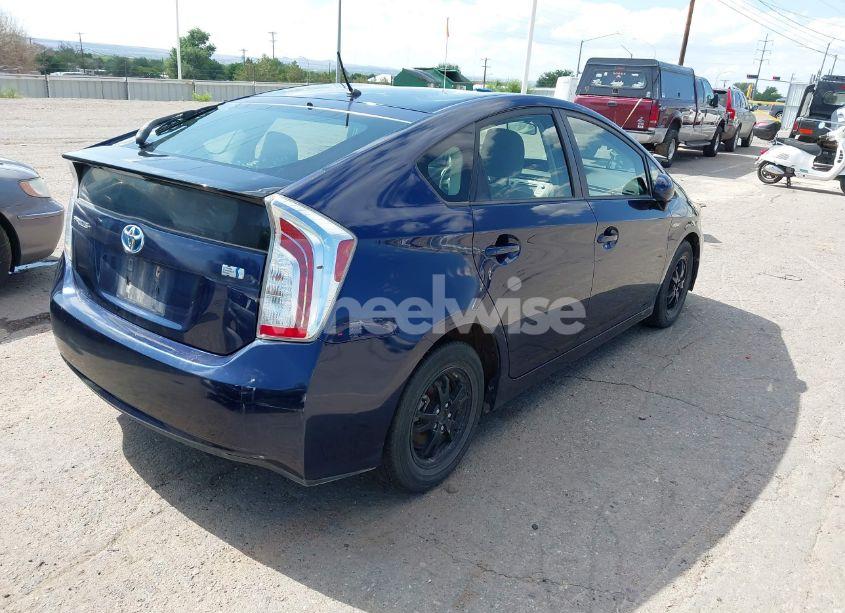 Photo 4 of 2014 Toyota Prius TWO (VIN JTDKN3DU4E1771927)