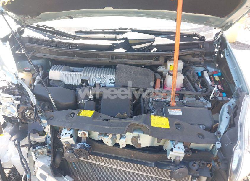 Photo 10 of 2014 Toyota Prius FOUR (VIN JTDKN3DU4E1842219)