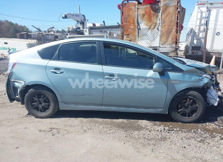 Photo 13 of 2014 Toyota Prius FOUR (VIN JTDKN3DU4E1842219)