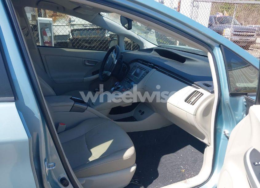 Photo 5 of 2014 Toyota Prius FOUR (VIN JTDKN3DU4E1842219)