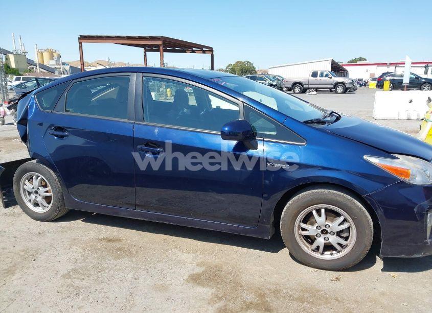 Photo 14 of 2015 Toyota Prius TWO (VIN JTDKN3DU4F0453555)