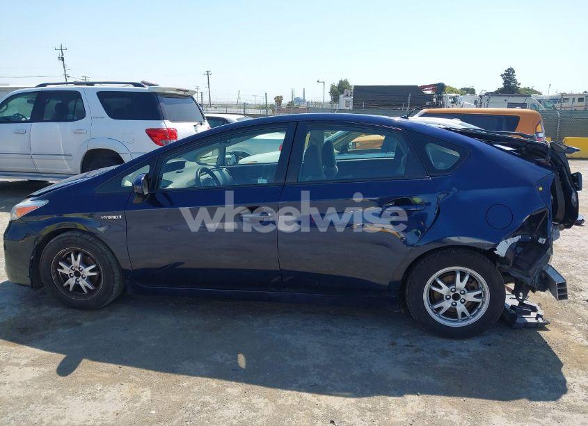 Photo 15 of 2015 Toyota Prius TWO (VIN JTDKN3DU4F0453555)