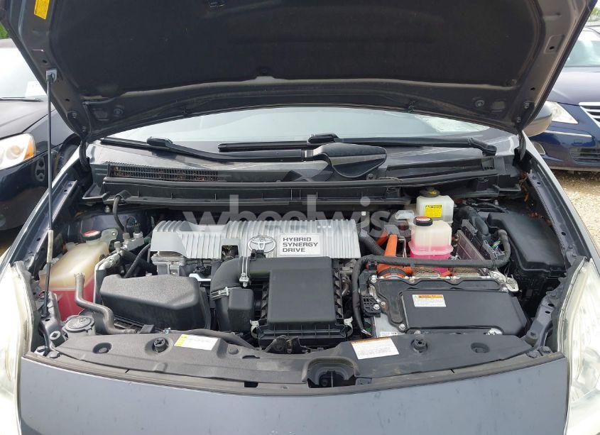 Photo 10 of 2015 Toyota Prius TWO (VIN JTDKN3DU4F0465947)