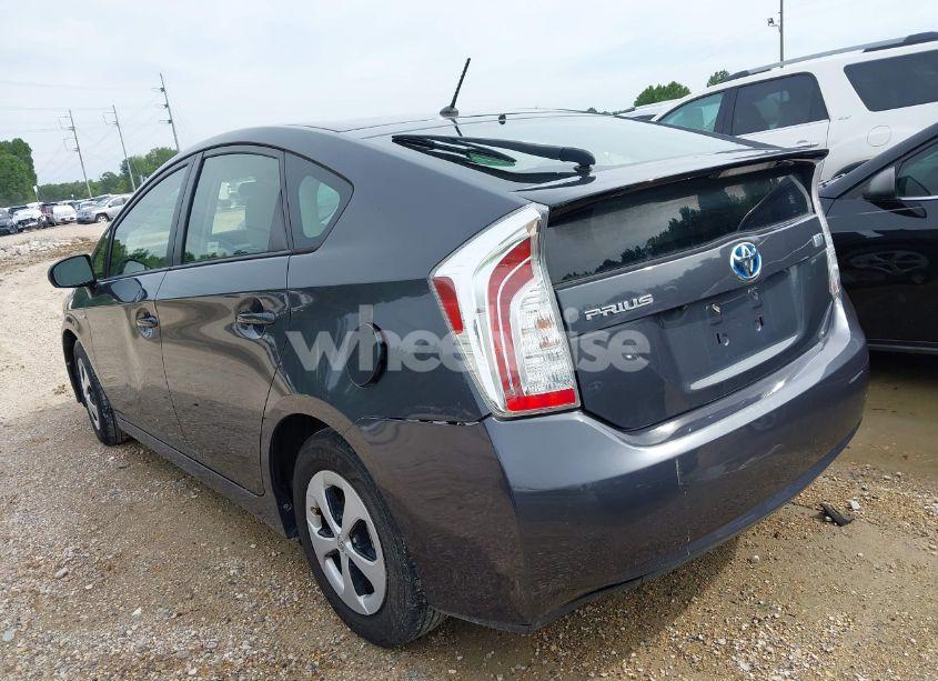 Photo 3 of 2015 Toyota Prius TWO (VIN JTDKN3DU4F0465947)