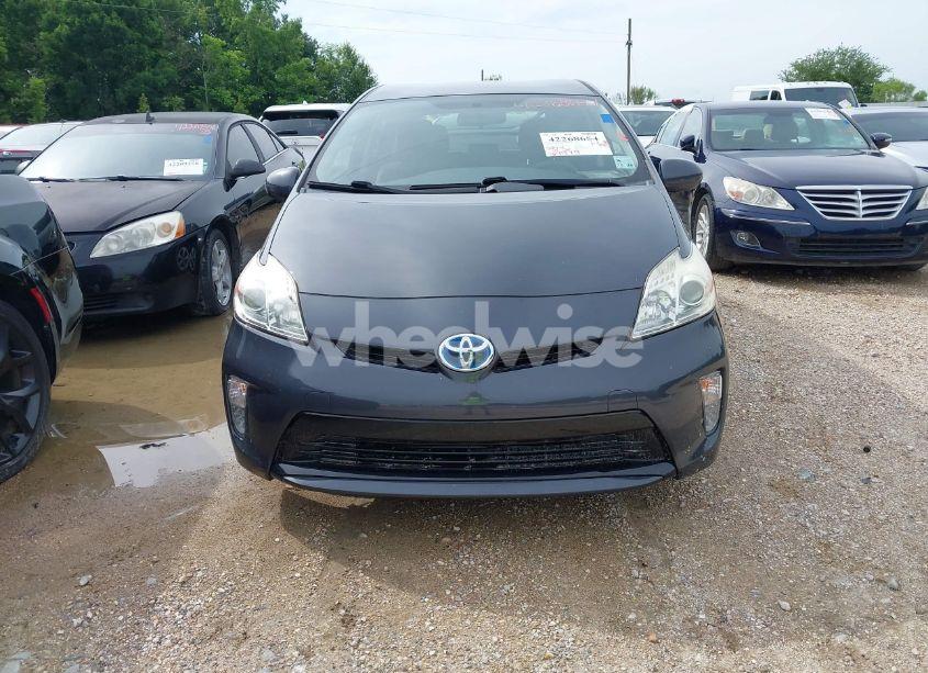 Photo 6 of 2015 Toyota Prius TWO (VIN JTDKN3DU4F0465947)