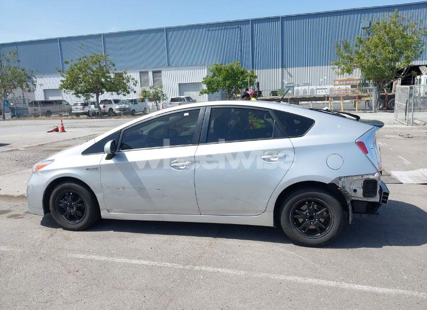 Photo 15 of 2015 Toyota Prius TWO (VIN JTDKN3DU4F2003988)