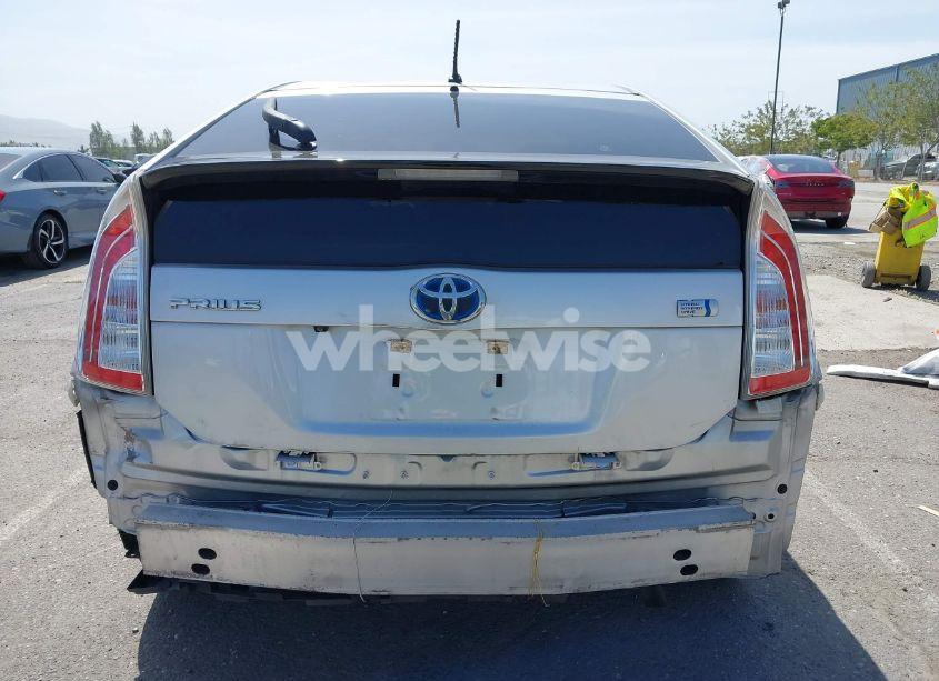 Photo 17 of 2015 Toyota Prius TWO (VIN JTDKN3DU4F2003988)