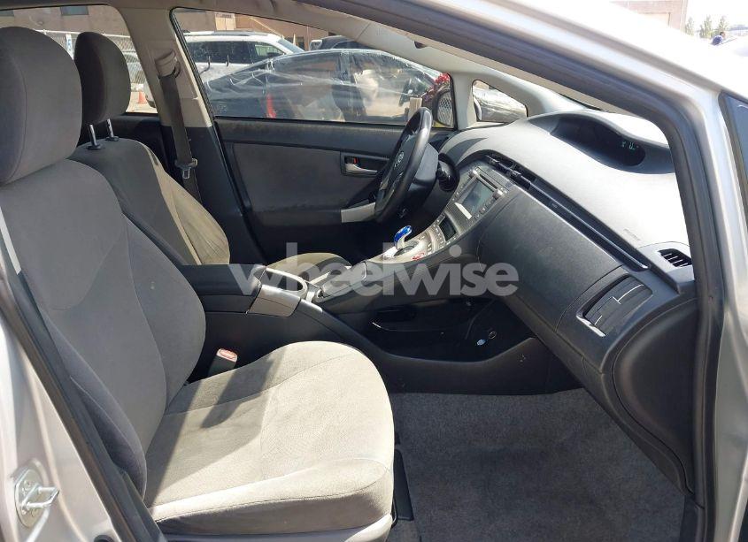 Photo 5 of 2015 Toyota Prius TWO (VIN JTDKN3DU4F2003988)