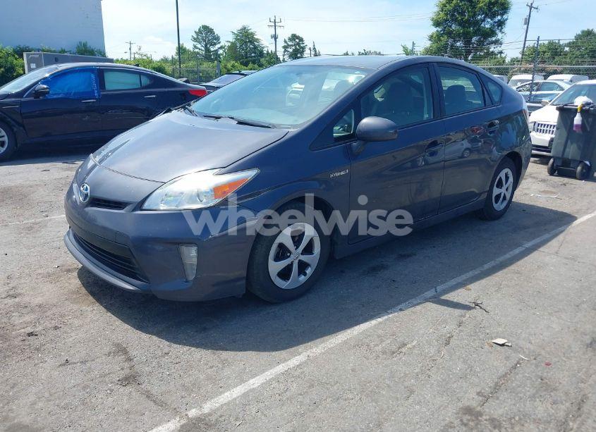 Photo 2 of 2015 Toyota Prius THREE (VIN JTDKN3DU4F2004333)