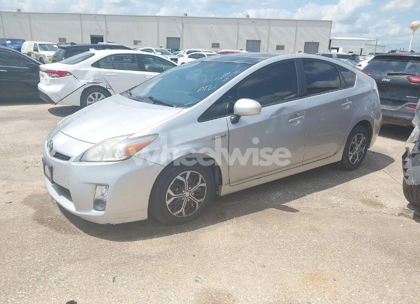 Photo 2 of 2010 Toyota Prius III (VIN JTDKN3DU5A0090370)