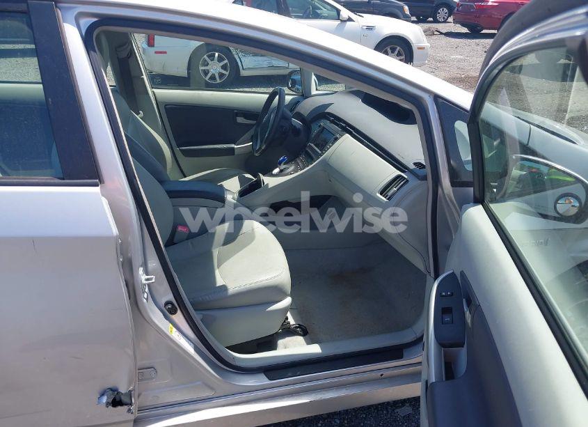 Photo 5 of 2010 Toyota Prius IV (VIN JTDKN3DU5A0181199)