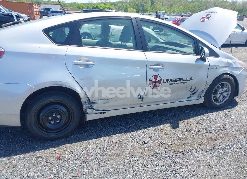 Photo 6 of 2010 Toyota Prius IV (VIN JTDKN3DU5A0181199)