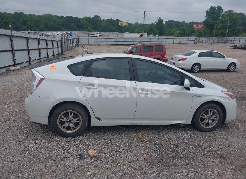 Photo 13 of 2010 Toyota Prius III (VIN JTDKN3DU5A1246806)