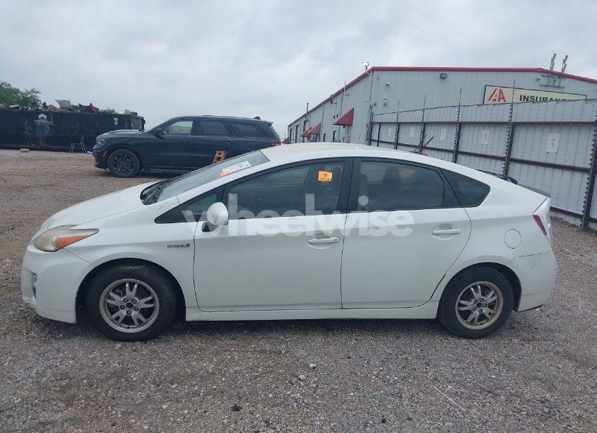 Photo 15 of 2010 Toyota Prius III (VIN JTDKN3DU5A1246806)