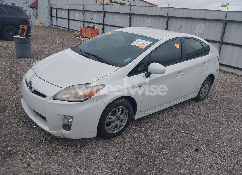Photo 2 of 2010 Toyota Prius III (VIN JTDKN3DU5A1246806)