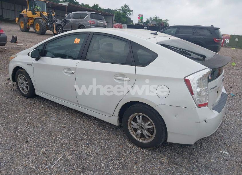 Photo 3 of 2010 Toyota Prius III (VIN JTDKN3DU5A1246806)