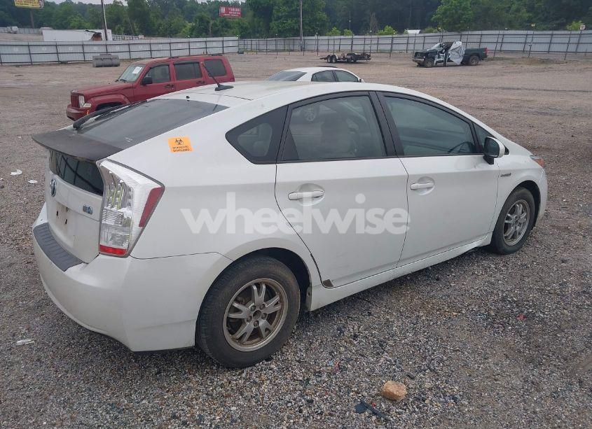 Photo 4 of 2010 Toyota Prius III (VIN JTDKN3DU5A1246806)