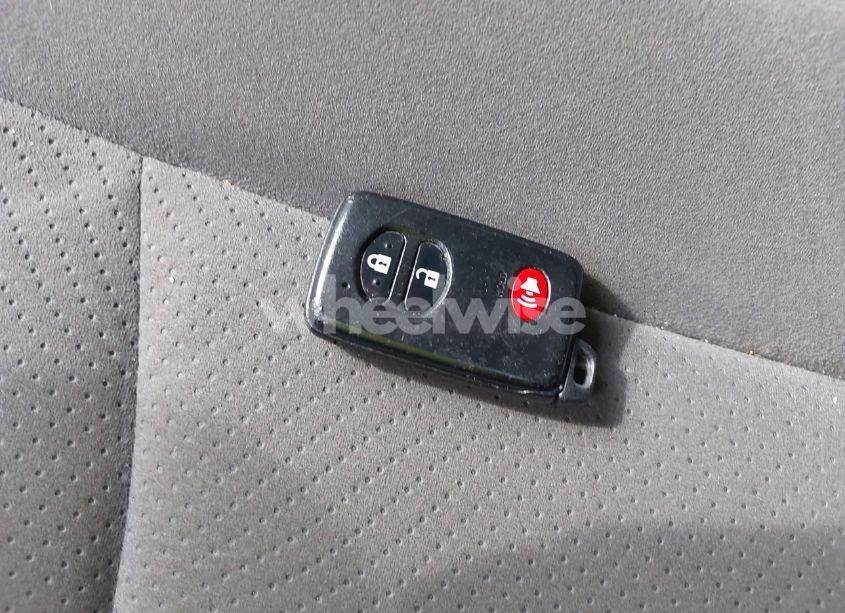 Photo 11 of 2010 Toyota Prius II (VIN JTDKN3DU5A1306583)