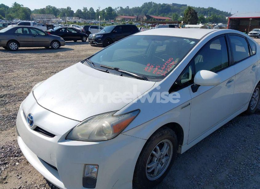 Photo 2 of 2011 Toyota Prius TWO (VIN JTDKN3DU5B0323780)
