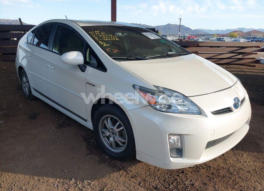 2011 Toyota Prius THREE (VIN JTDKN3DU5B1412534) main photo