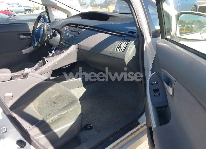 Photo 5 of 2011 Toyota Prius TWO (VIN JTDKN3DU5B5315522)