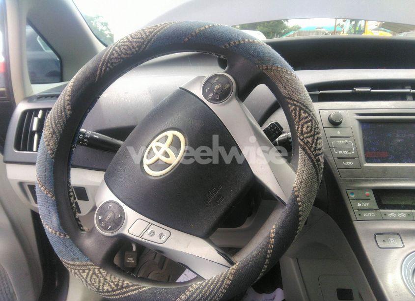 Photo 6 of 2012 Toyota Prius TWO (VIN JTDKN3DU5C1533257)