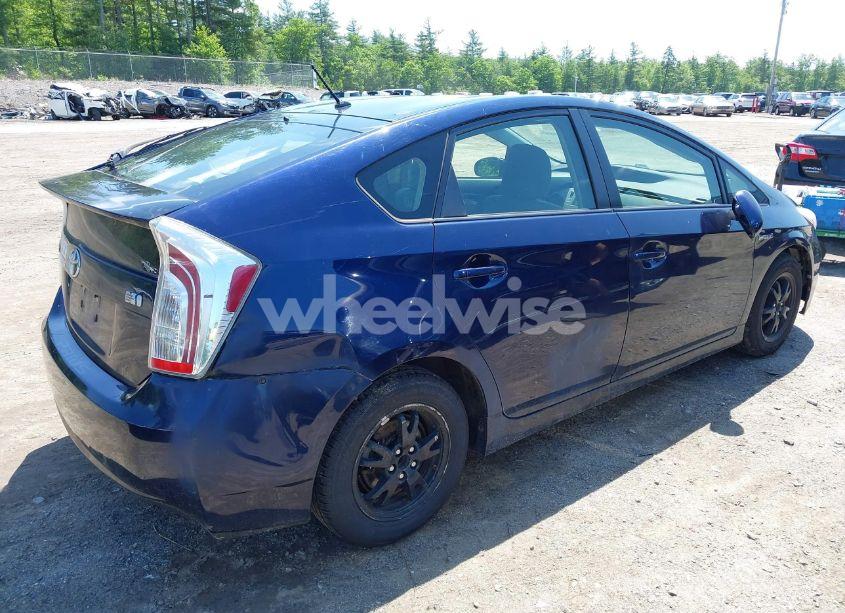 Photo 4 of 2013 Toyota Prius TWO (VIN JTDKN3DU5D0340274)