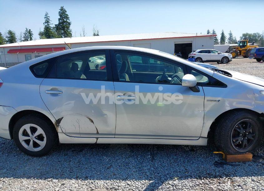 Photo 14 of 2013 Toyota Prius TWO (VIN JTDKN3DU5D0349587)