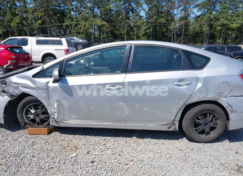 Photo 15 of 2013 Toyota Prius TWO (VIN JTDKN3DU5D0349587)