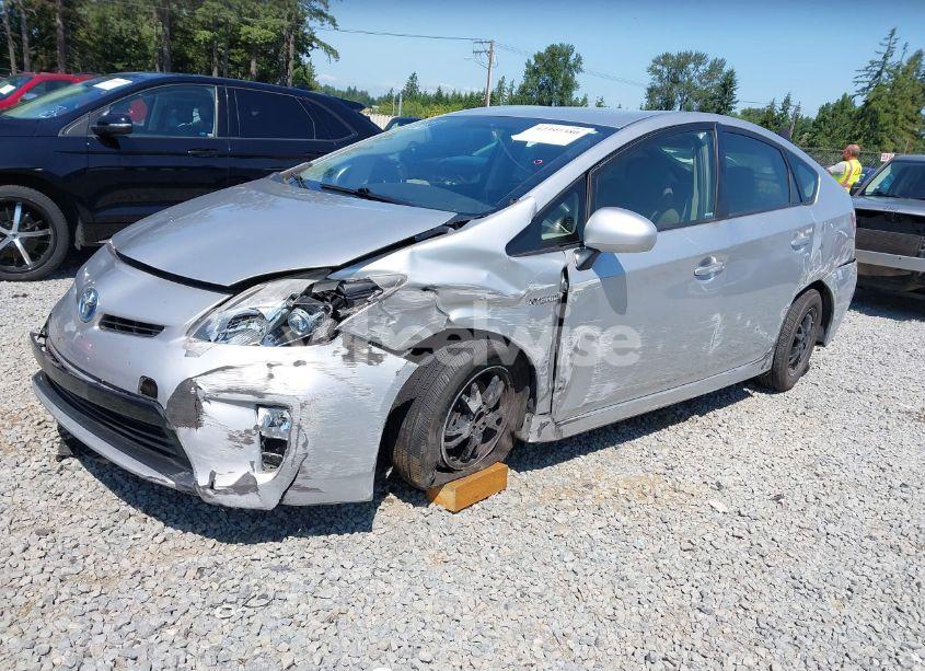 Photo 2 of 2013 Toyota Prius TWO (VIN JTDKN3DU5D0349587)