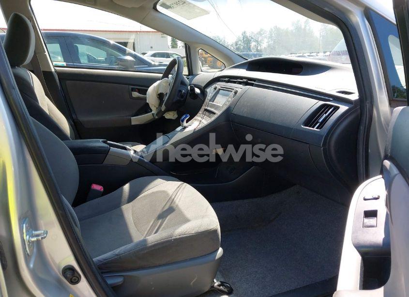 Photo 5 of 2013 Toyota Prius TWO (VIN JTDKN3DU5D0349587)