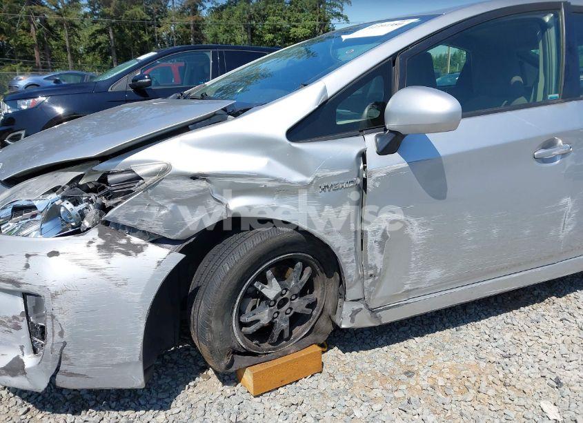 Photo 6 of 2013 Toyota Prius TWO (VIN JTDKN3DU5D0349587)