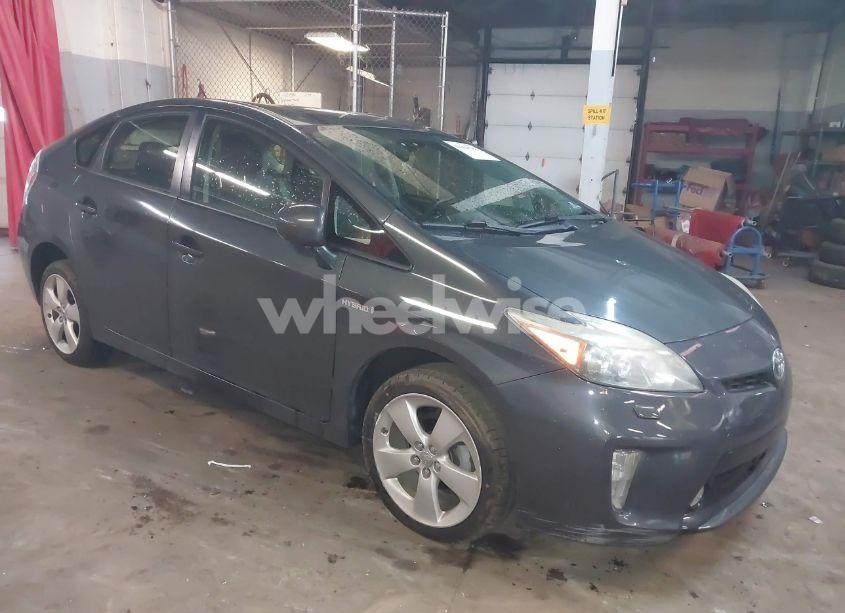 2013 Toyota Prius FIVE (VIN JTDKN3DU5D1646689) main photo