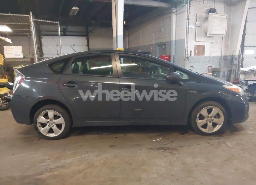 Photo 13 of 2013 Toyota Prius FIVE (VIN JTDKN3DU5D1646689)