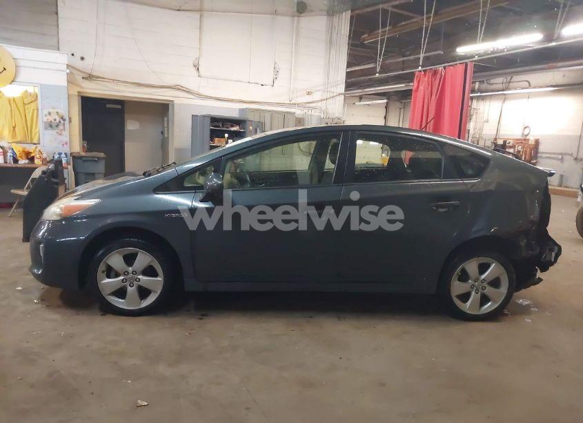 Photo 14 of 2013 Toyota Prius FIVE (VIN JTDKN3DU5D1646689)