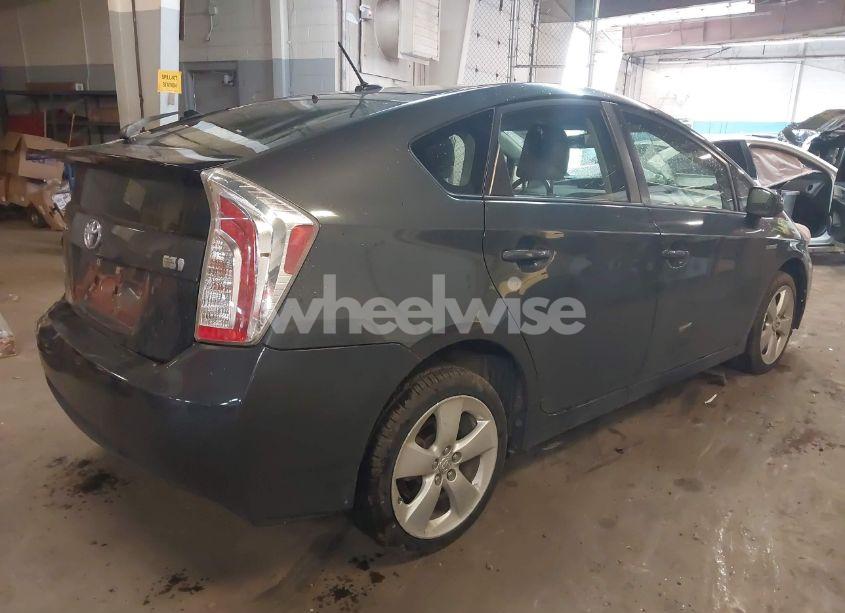 Photo 4 of 2013 Toyota Prius FIVE (VIN JTDKN3DU5D1646689)