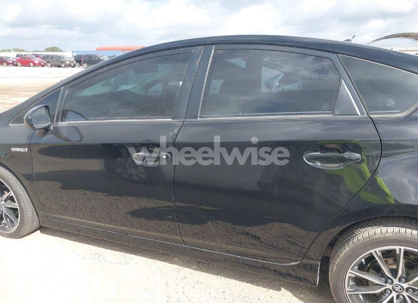 Photo 14 of 2013 Toyota Prius TWO (VIN JTDKN3DU5D5576149)