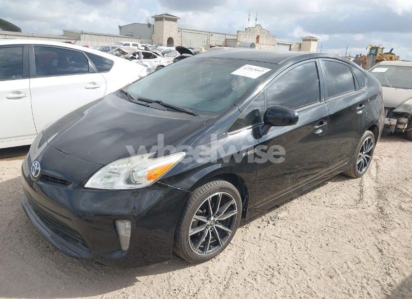 Photo 2 of 2013 Toyota Prius TWO (VIN JTDKN3DU5D5576149)