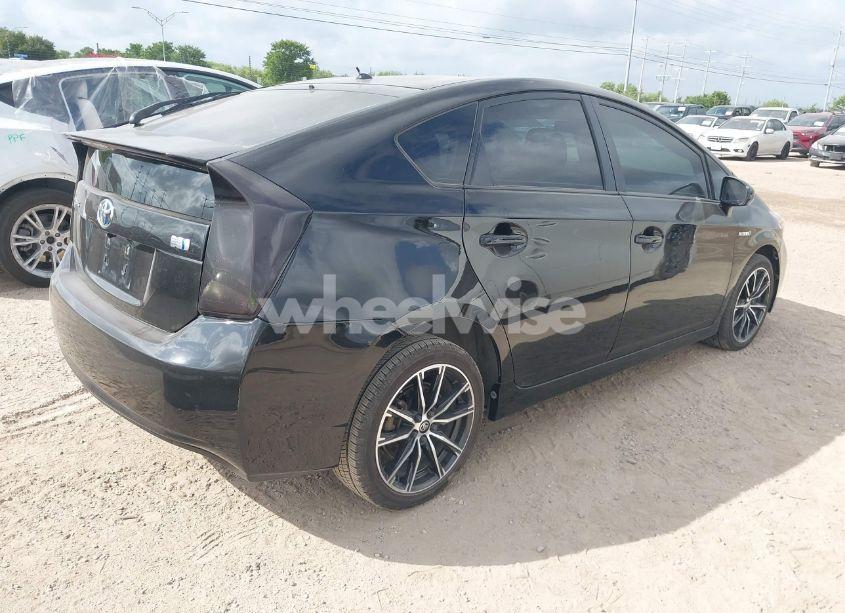 Photo 4 of 2013 Toyota Prius TWO (VIN JTDKN3DU5D5576149)