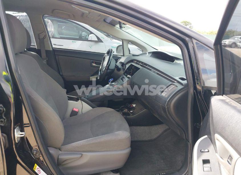 Photo 5 of 2013 Toyota Prius TWO (VIN JTDKN3DU5D5576149)