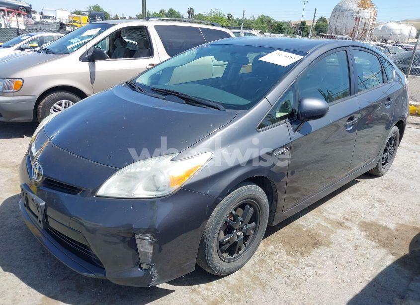 Photo 2 of 2014 Toyota Prius TWO (VIN JTDKN3DU5E0389363)