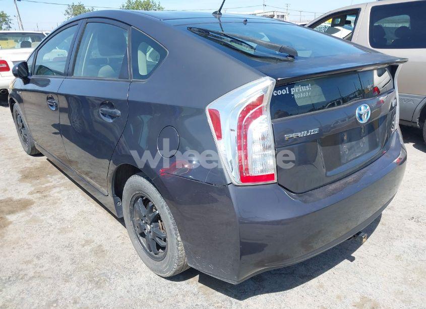 Photo 3 of 2014 Toyota Prius TWO (VIN JTDKN3DU5E0389363)