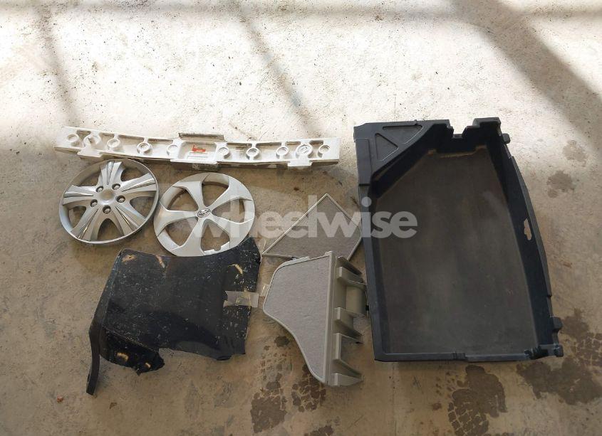 Photo 12 of 2014 Toyota Prius (VIN JTDKN3DU5E0390822)