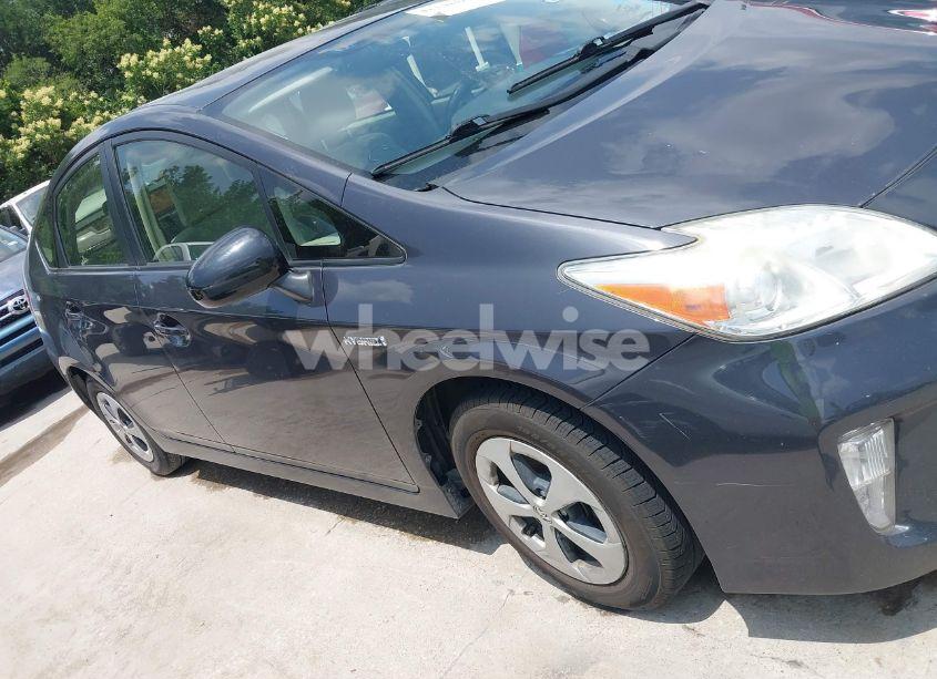 Photo 13 of 2014 Toyota Prius FIVE/FOUR/THREE/TWO (VIN JTDKN3DU5E1739326)