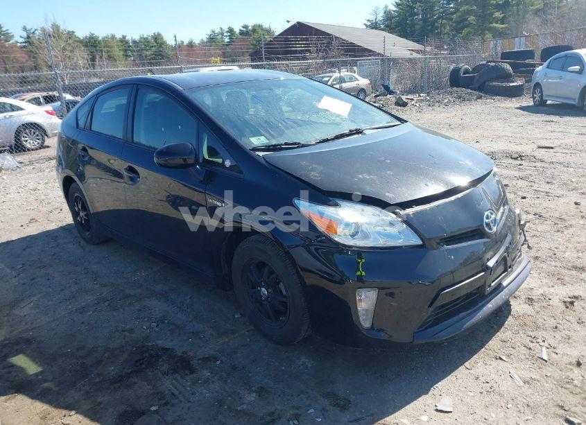 2015 Toyota Prius TWO (VIN JTDKN3DU5F0434254) main photo