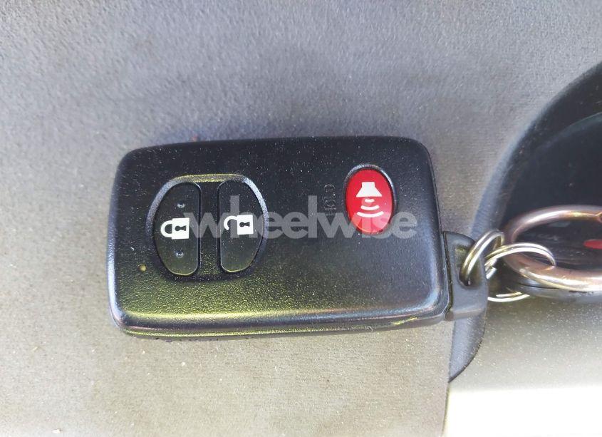 Photo 11 of 2015 Toyota Prius TWO (VIN JTDKN3DU5F0434254)