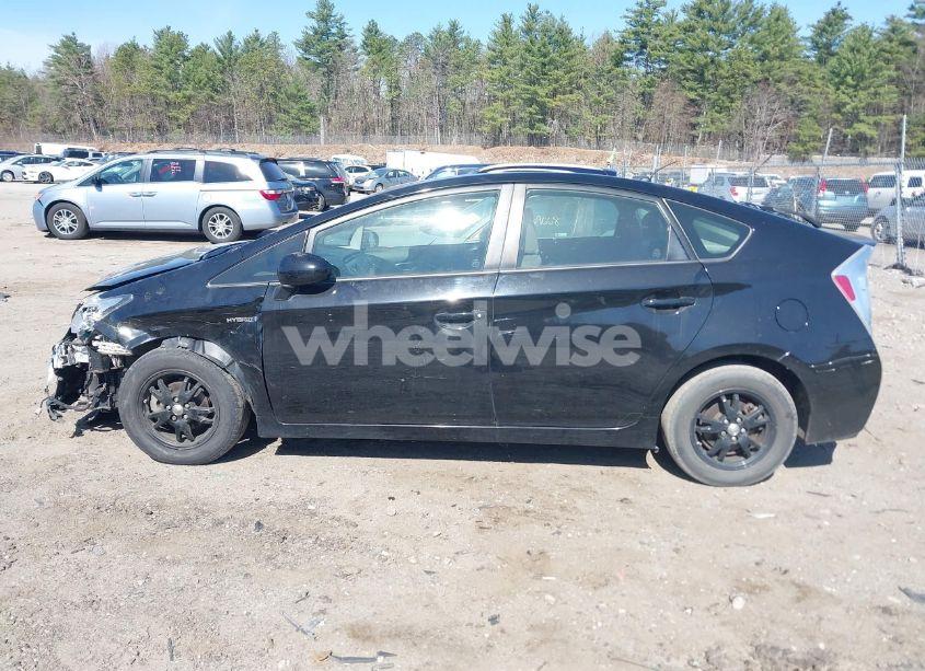 Photo 14 of 2015 Toyota Prius TWO (VIN JTDKN3DU5F0434254)