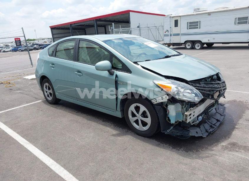 2015 Toyota Prius TWO (VIN JTDKN3DU5F1872959) main photo